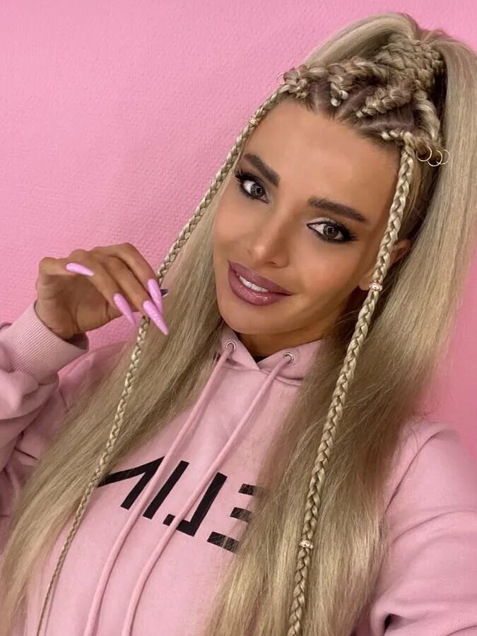 Chloe Free Photos