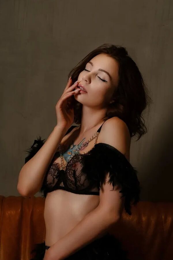 Lesya Moon Free Photos