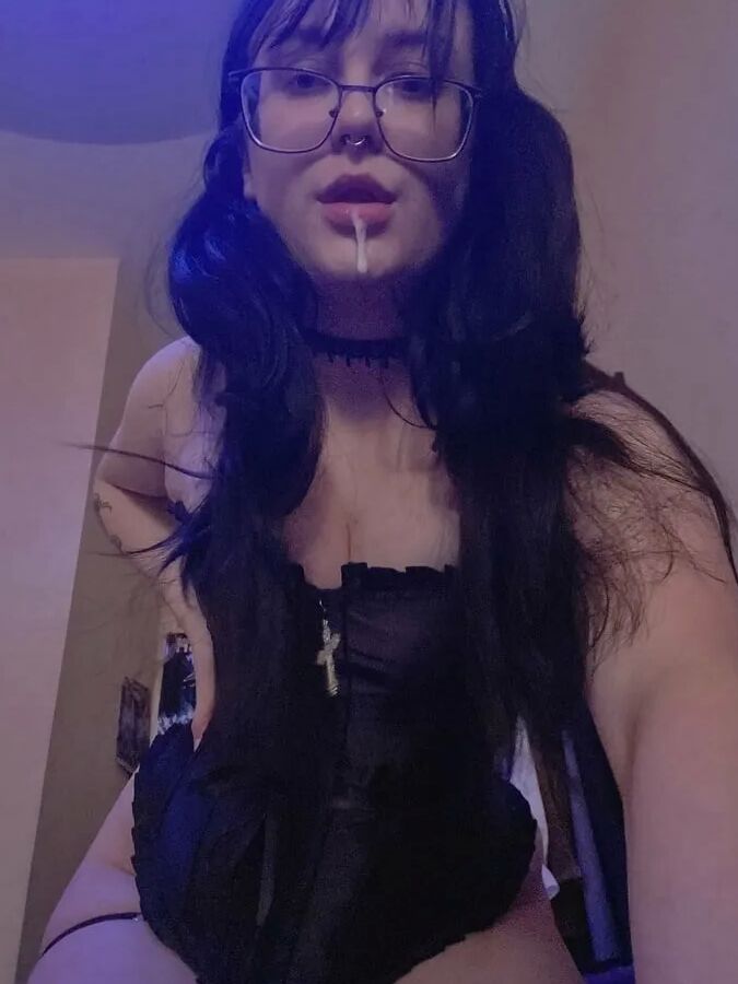 MonicaVenus Free Photos