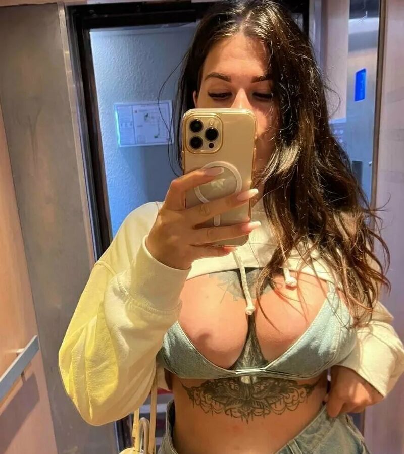 TattooGirlAlia Free Photos