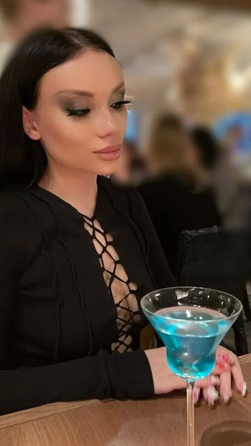 Emily Deepthroat Free Photos