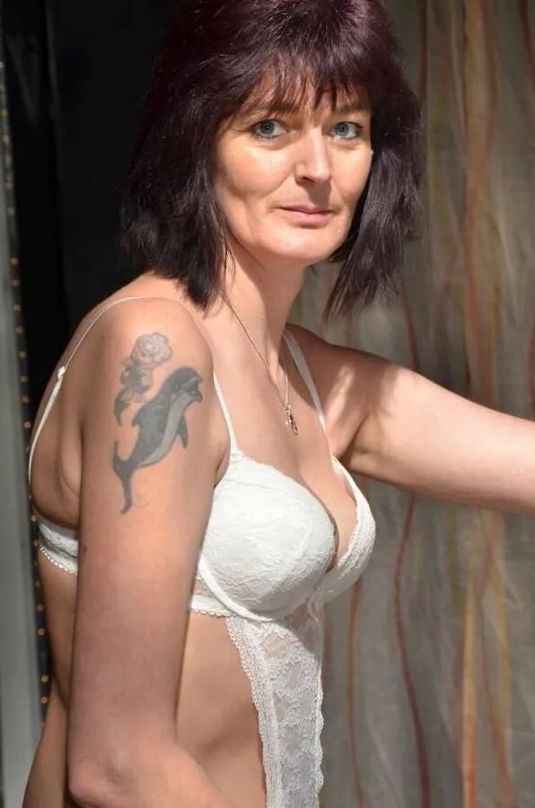 Photo shooting with german MILF Biggi Bitch