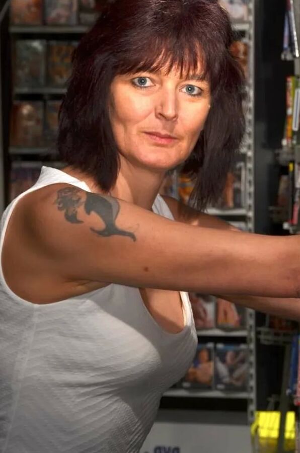 Photo shooting with german MILF Biggi Bitch