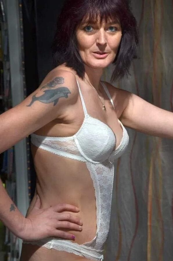 Photo shooting with german MILF Biggi Bitch
