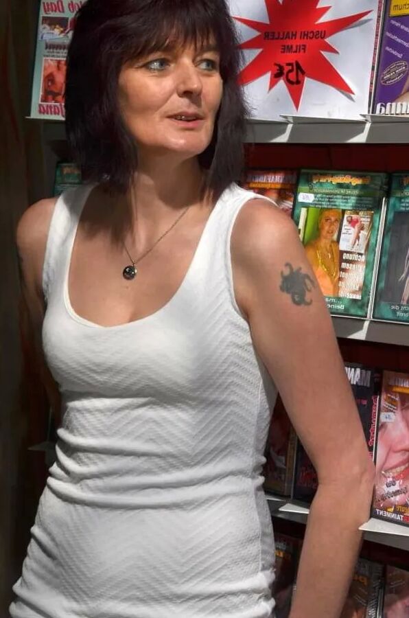 Photo shooting with german MILF Biggi Bitch