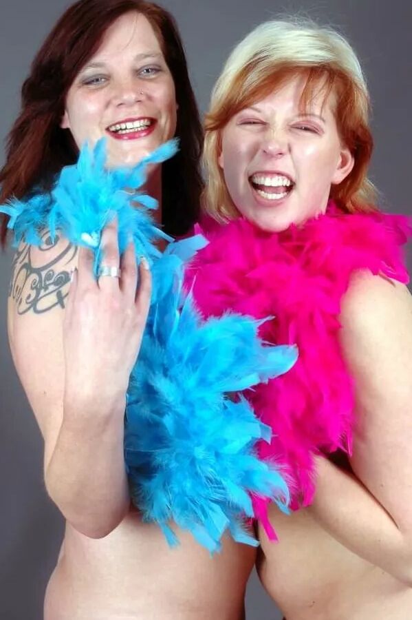 Photo shooting with red hair MILF Bianca & Lindsay