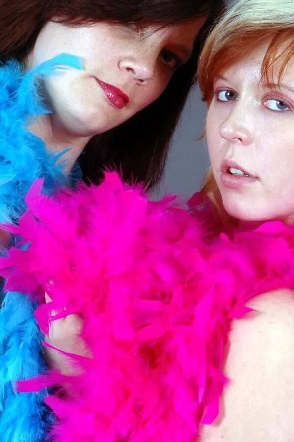 Photo shooting with red hair MILF Bianca & Lindsay