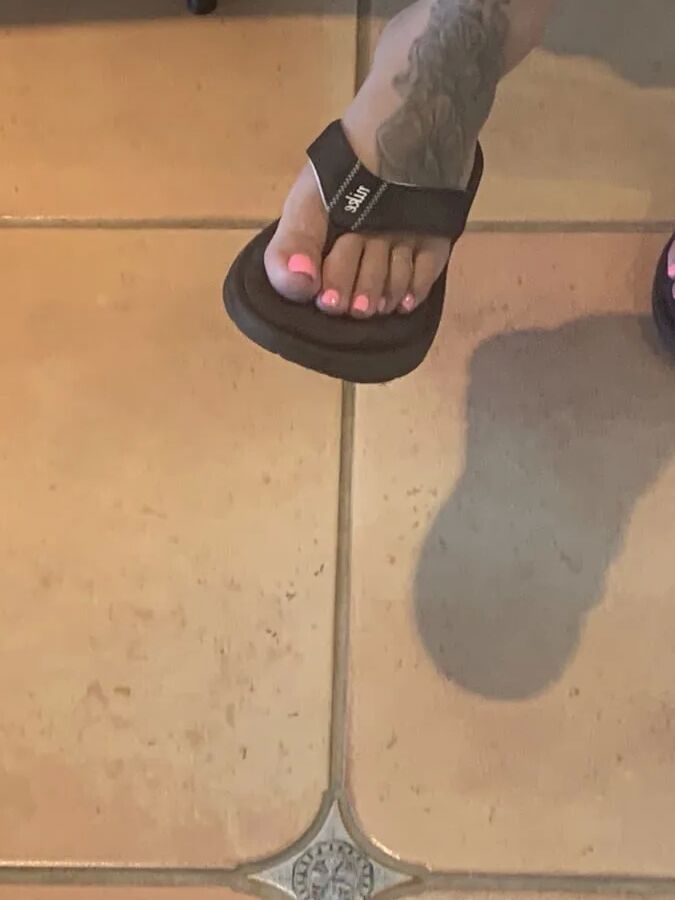 TNT Footwife Painted Toes 1