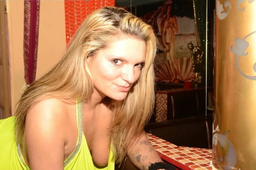 Arabella May en pute dans le sex club Frivoli à Hanovre