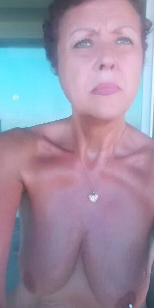 Fun times at the beach in April 2021 with cleanjean