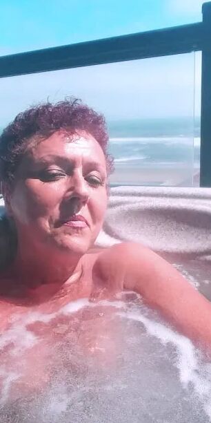 Fun times at the beach in April 2021 with cleanjean