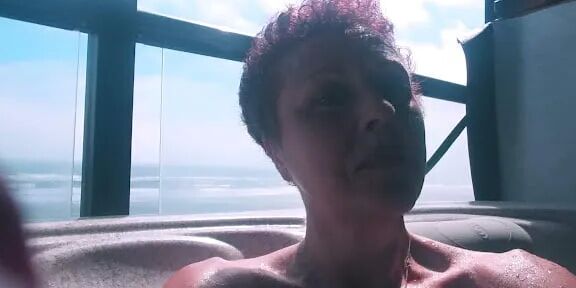 Fun times at the beach in April 2021 with cleanjean