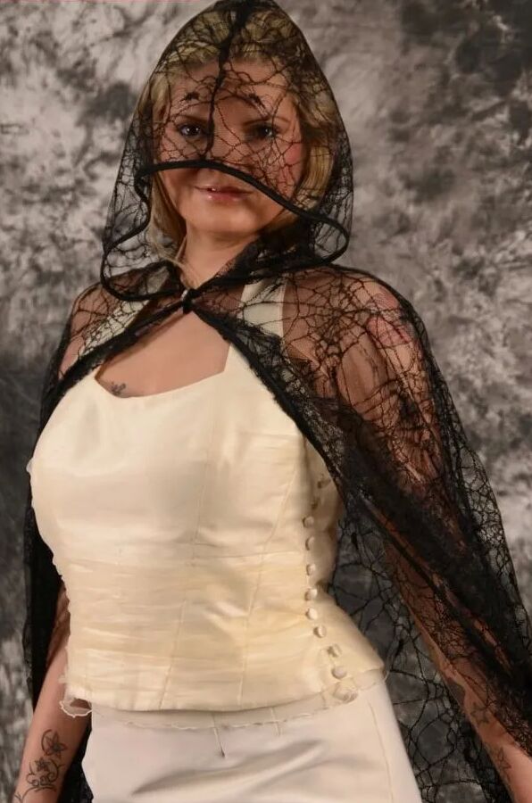 Photo shooting with Arabella May as a bride