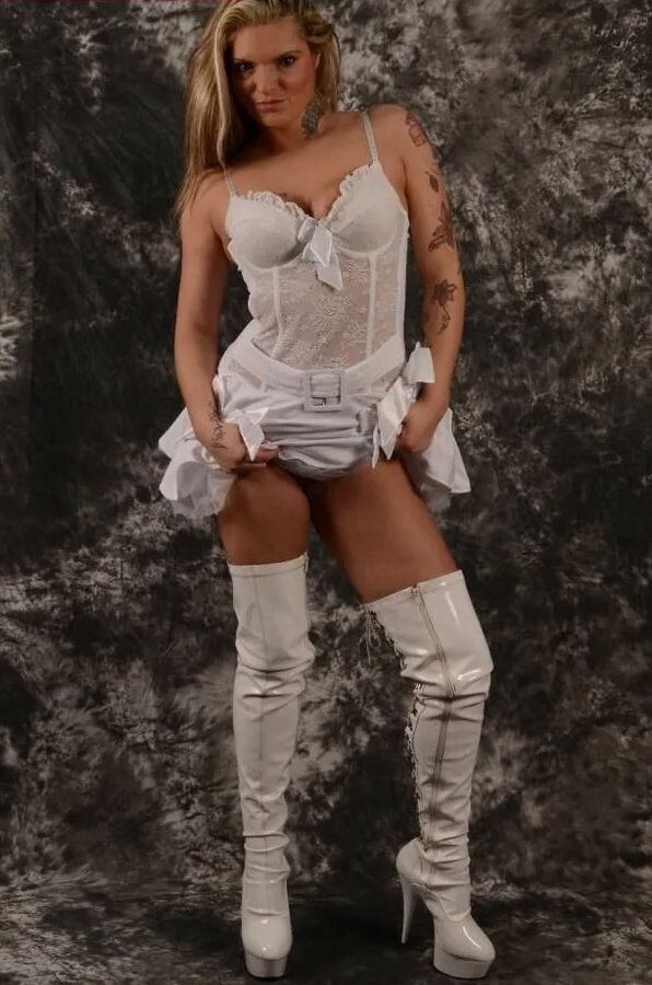 Photo shooting with Arabella May as a bride