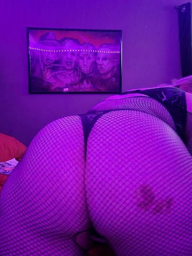 Sexy bbw in fishnets