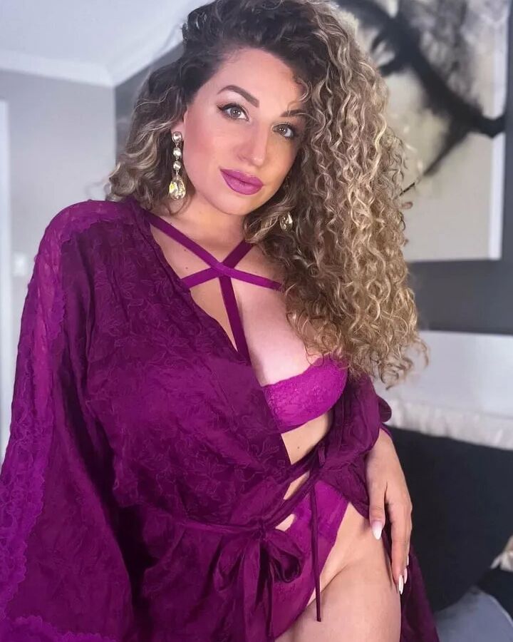 Mia Melly Free Photos