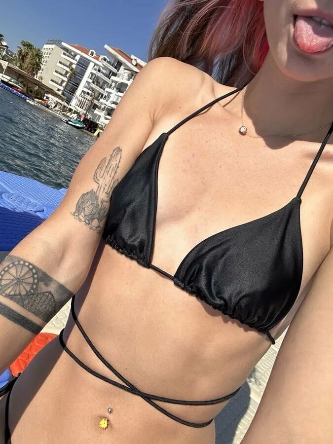 Roxy Free Photos