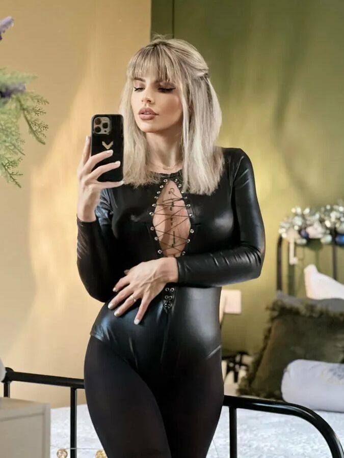 Alexa Creed Free Photos