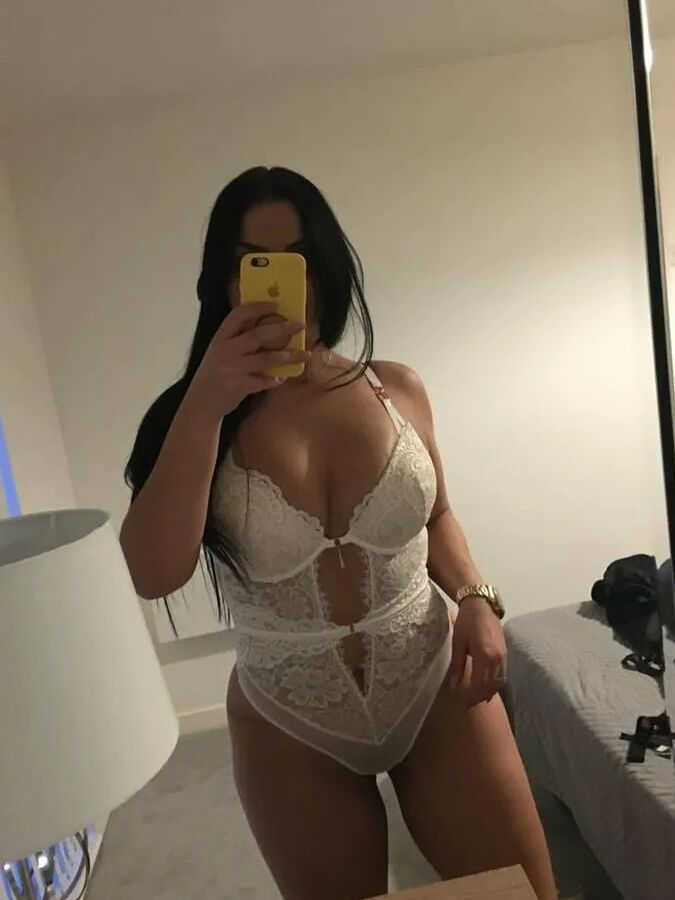 Mrs. Hotwife Free Photos