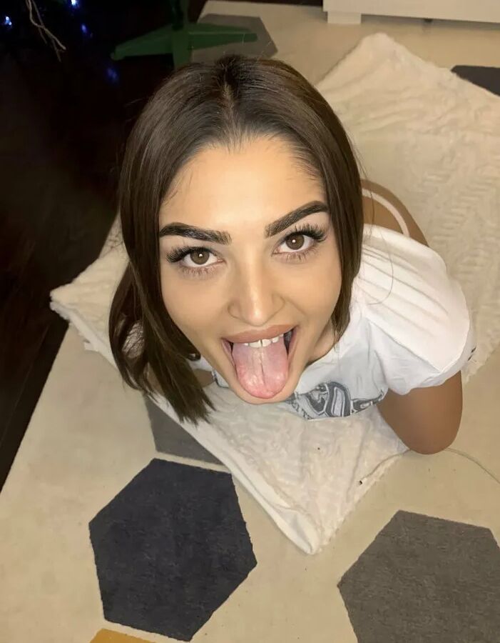 Katie Cole Free Photos