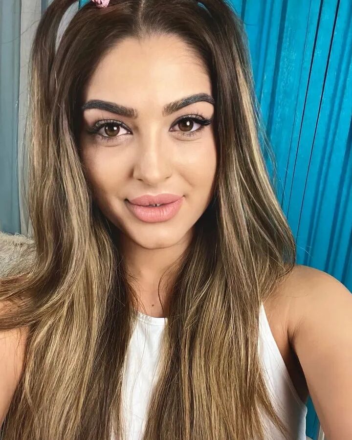 Katie Cole Free Photos
