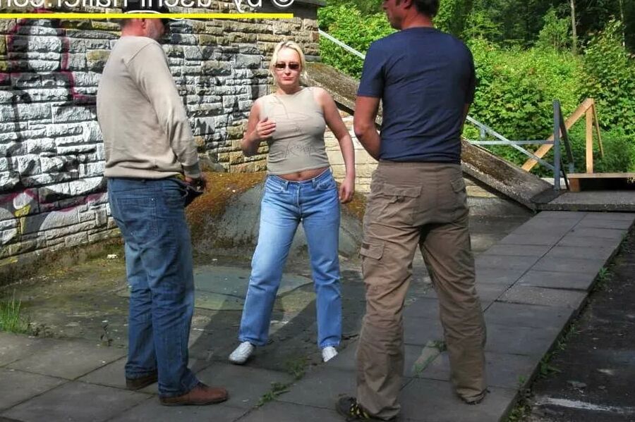 Blonde cum slut Dany Sun fucking outdoor