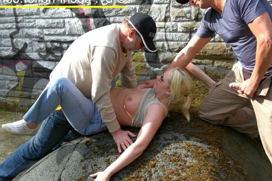 Blonde cum slut Dany Sun fucking outdoor
