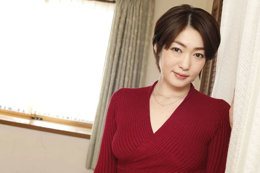 Ryu Enami :: Bearing Her High Speed Handjob For Injection -