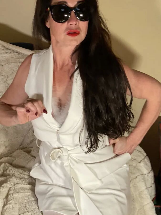 Asian MILF Loves Her Picture Taken