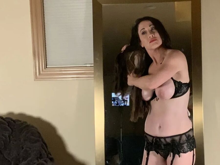 Asian MILF Loves Her Picture Taken