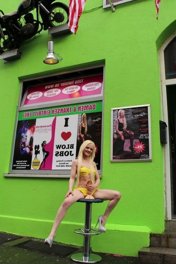 Alexa Gold in the Titty-Twister sexclub in germany