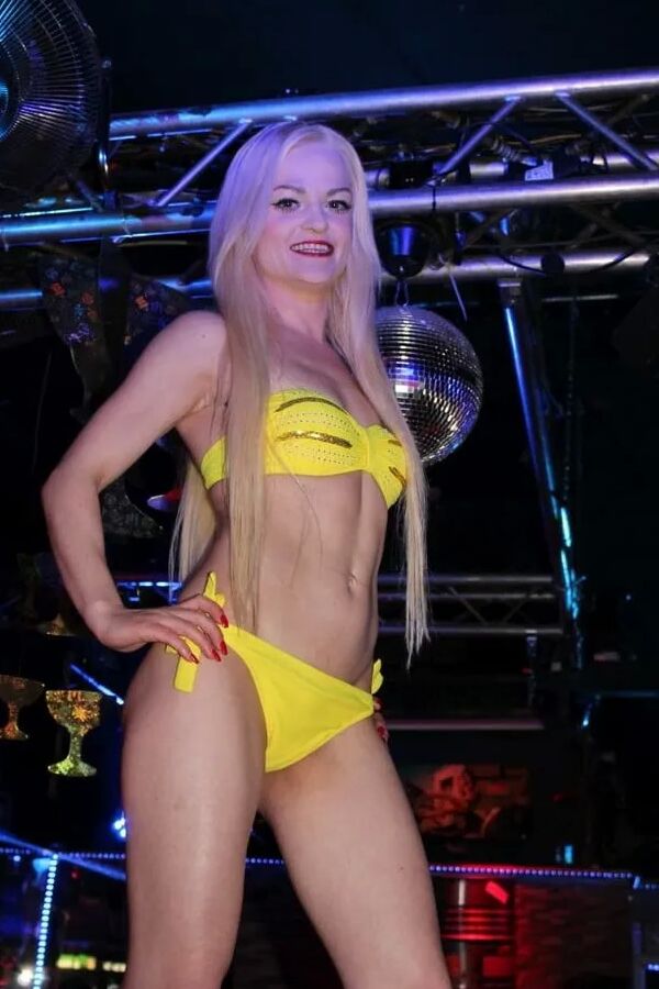 Alexa Gold in the Titty-Twister sexclub in germany