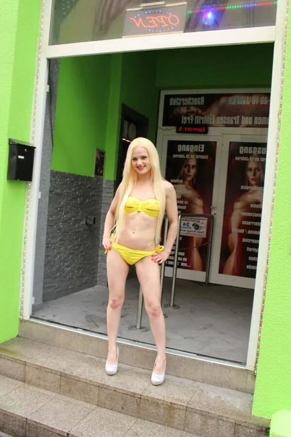 Alexa Gold in the Titty-Twister sexclub in germany