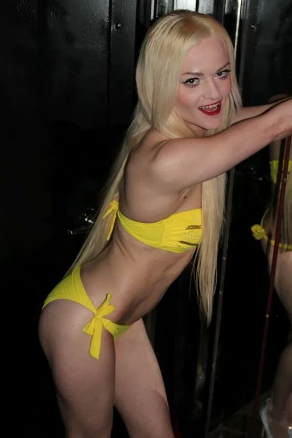 Alexa Gold in the Titty-Twister sexclub in germany