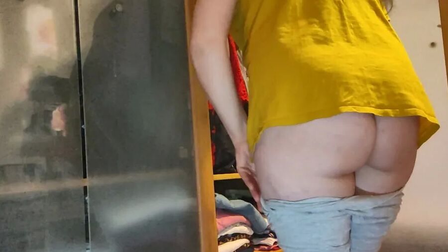 Mature MILF Stepmom