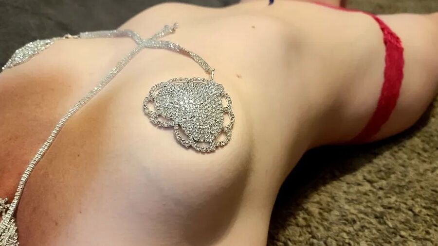 Nudes 4 U