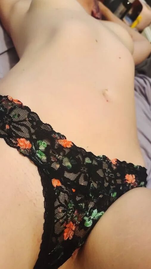 Nudes 4 U