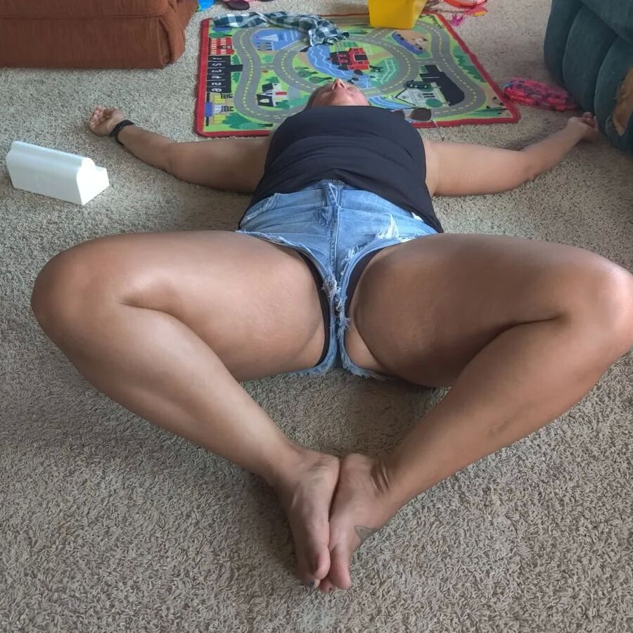 Milf in daisy dukes and wet panties