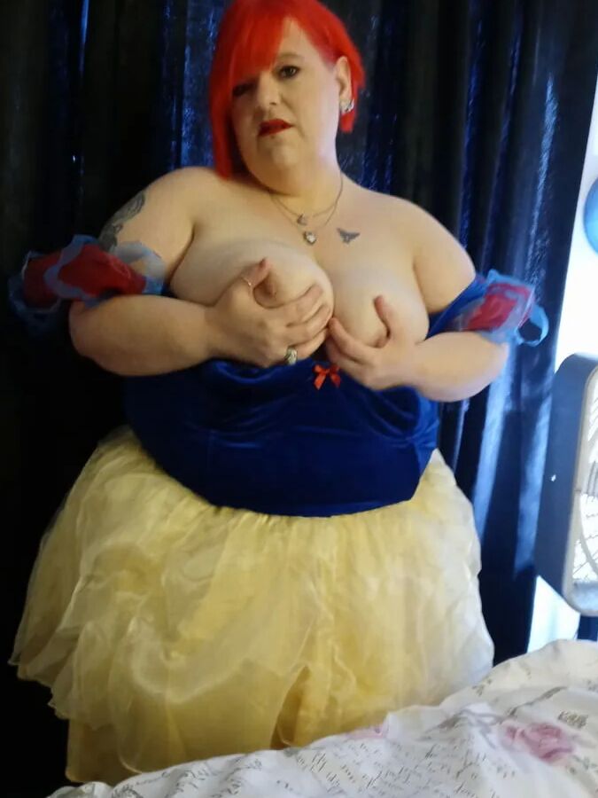 Raven plays Dress Up