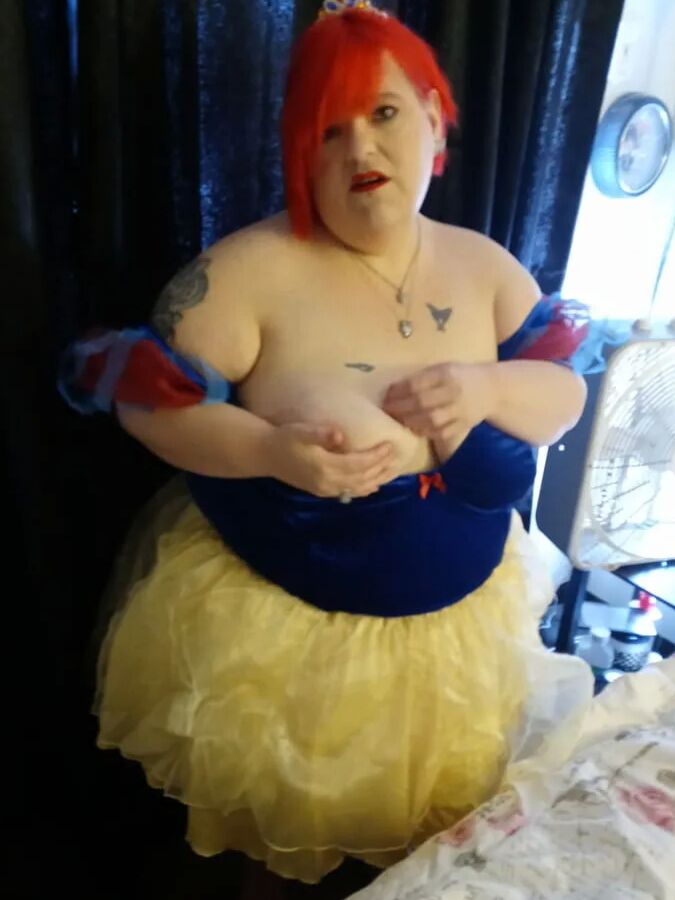 Raven plays Dress Up