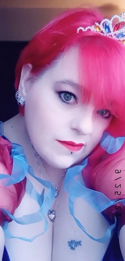 Raven plays Dress Up
