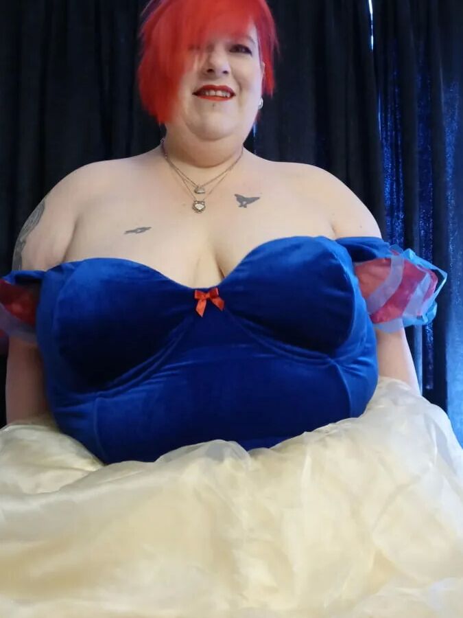 Raven plays Dress Up