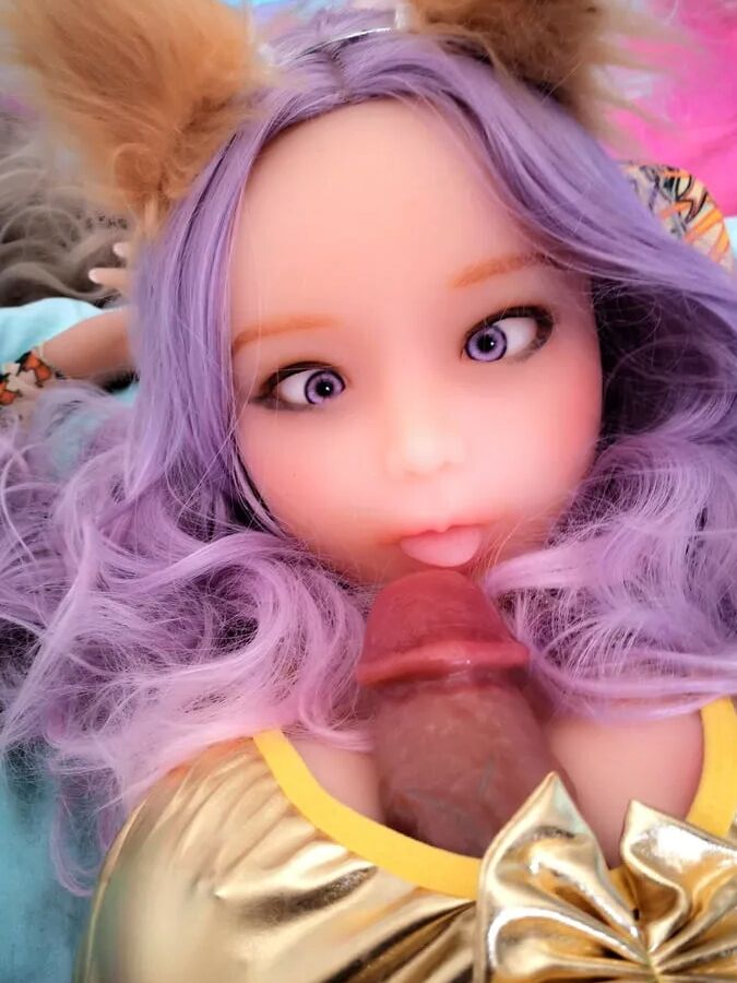 Akira Piperdoll and her wet pussy