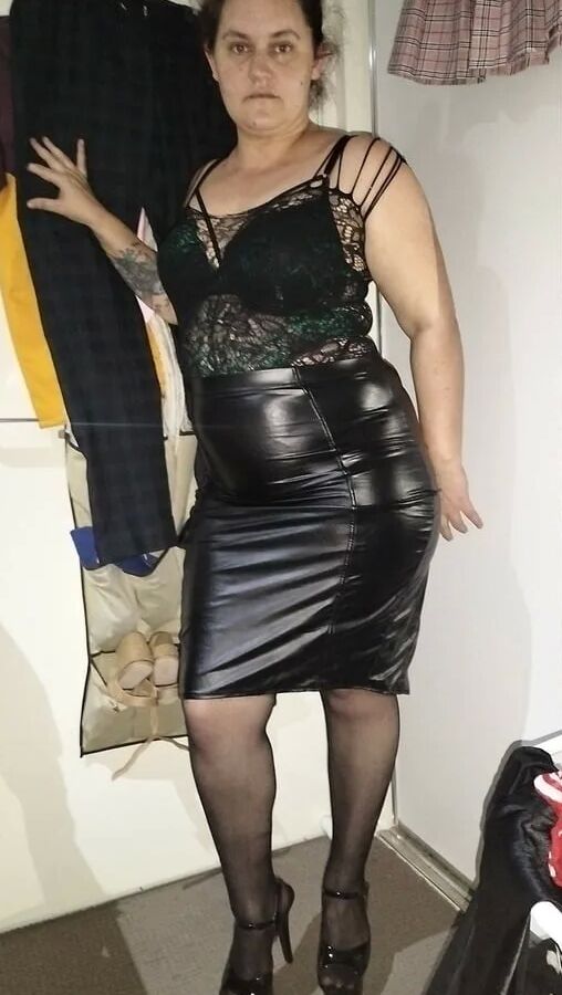 Pleasing in her Pleaser's