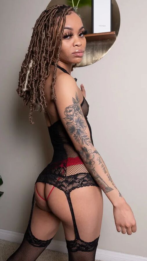 Slim Sexy Ebony Pussy Bri