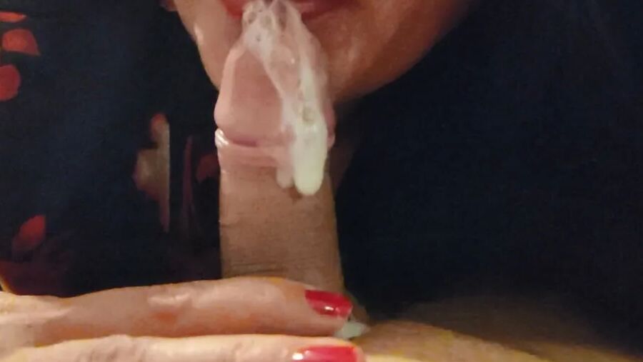 Blowjob Close-up Amateur MILF