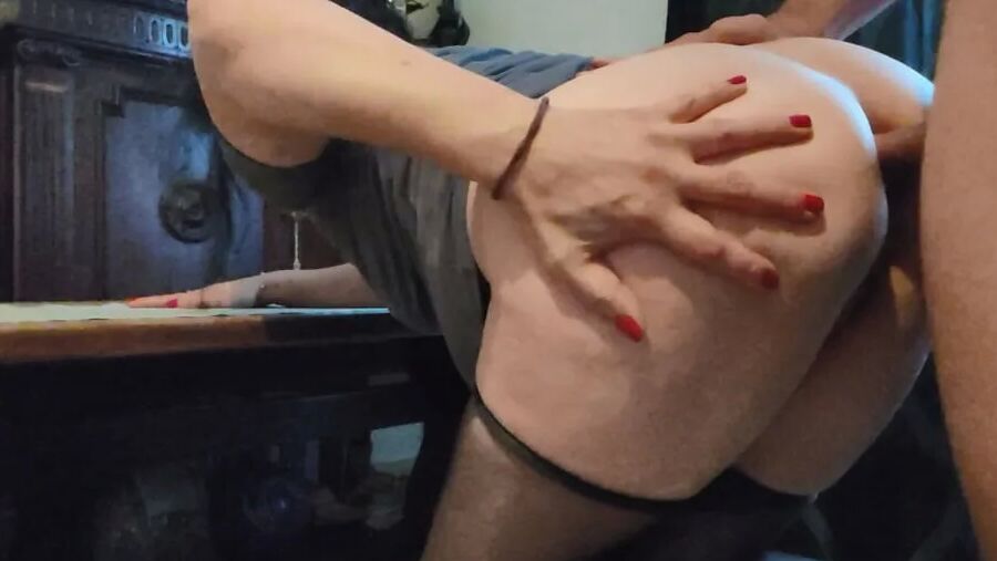 Mature MILF Creampie