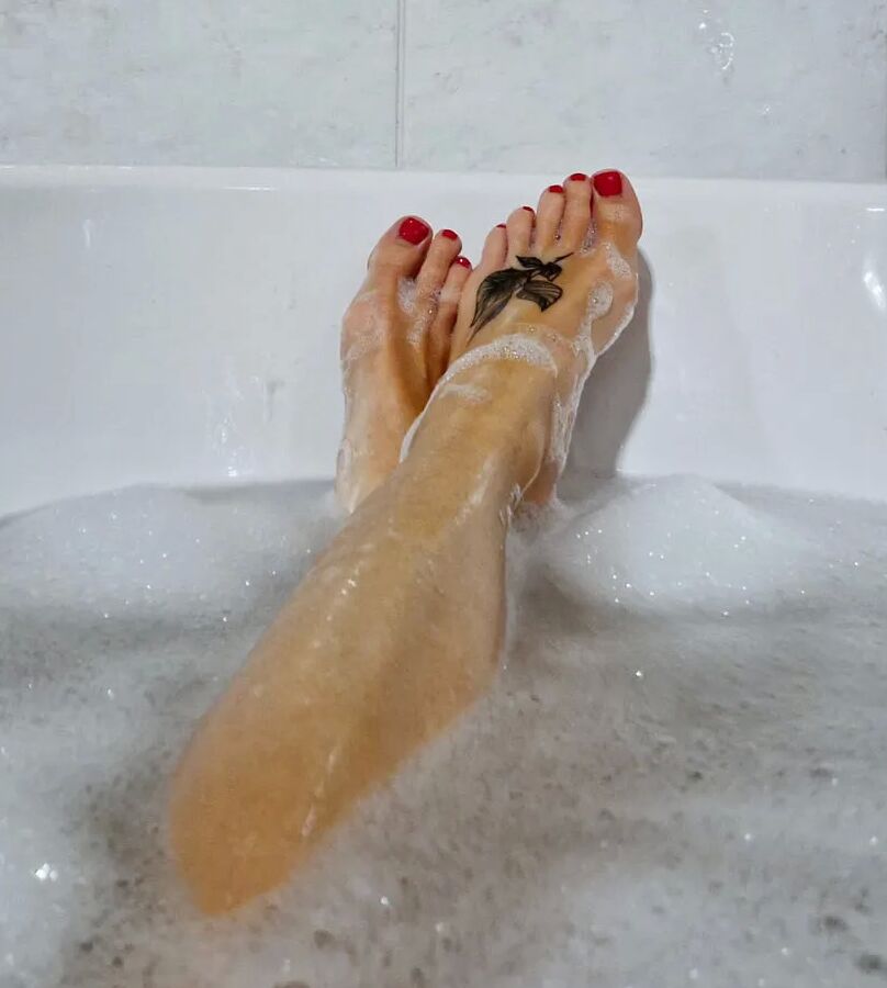 Soft perfect feet and soles to worship...