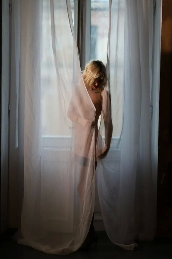 Nude photoshoot in the studio