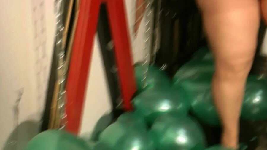 Brown stockings and green balloons